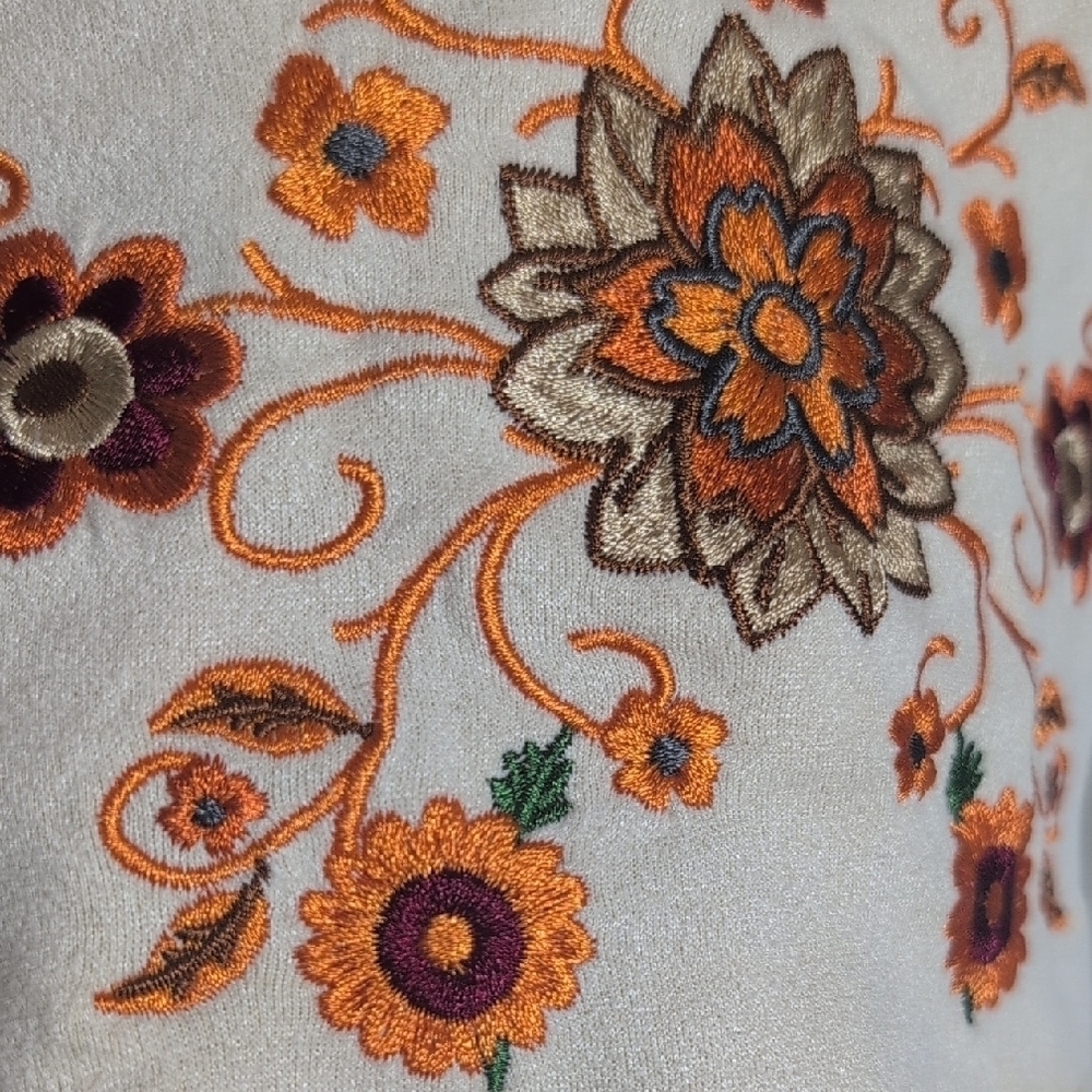 ROMWE Cream Halter Top with Floral Embroidery - Picture 2 of 5